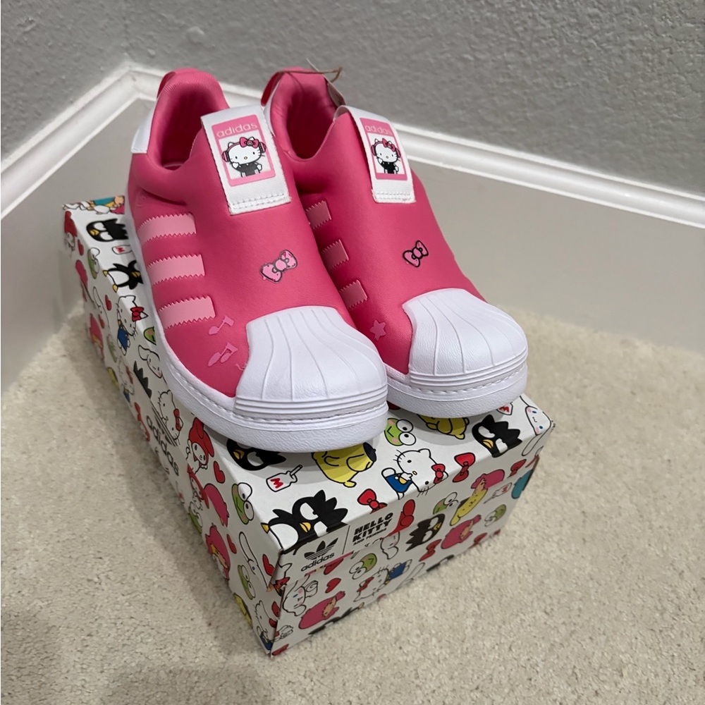 adidas Kids Pink Hello Kitty Superstar Sneakers with White Shell Toe, Sz 3 - Picture 2 of 6